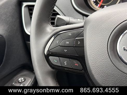 Used 2023 Jeep Cherokee Altitude Lux image 21