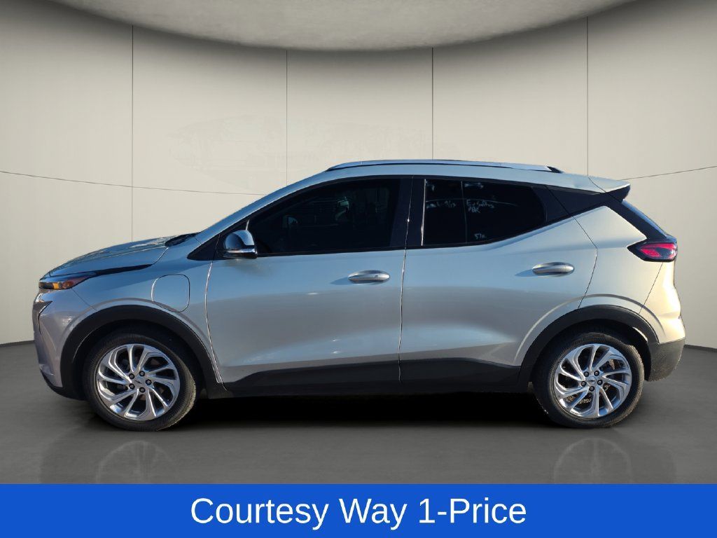 Used 2023 Chevrolet Bolt EUV LT w/ Driver Confidence Package FWD image 5