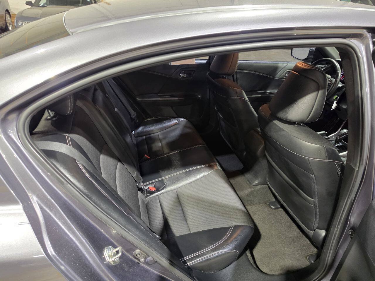 Used 2016 Honda Accord Sport image 29