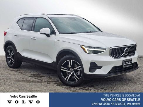 Certified 2025 Volvo XC40 B5 Core w/ Protection Package Premier image 1