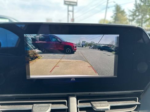 Used 2025 Chevrolet Trax LT FWD image 22