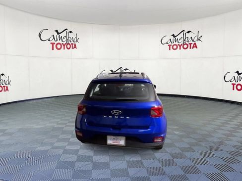 Used 2025 Hyundai Venue SEL FWD image 9