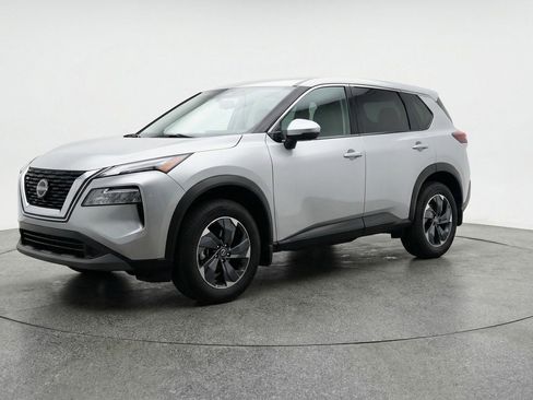 Used 2025 Nissan Rogue SV image 3