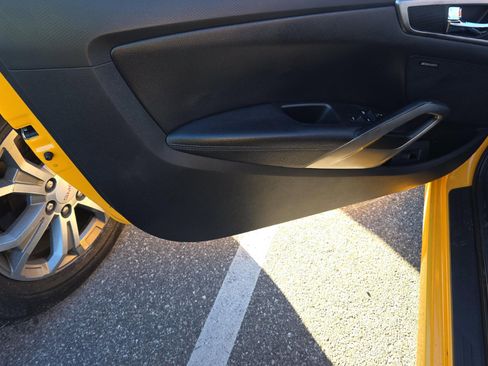 Used 2012 Hyundai Veloster 3DR COUPE w/ Style Pkg image 14