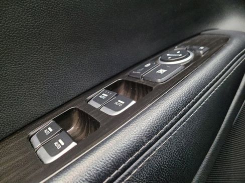 Used 2020 Kia Sorento LX FWD image 27