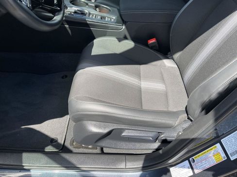 Used 2023 Honda Civic Sport image 3
