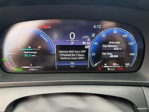 Used 2025 Toyota Crown Signia w/ Advanced Technology Package image 13