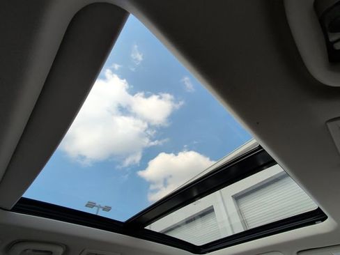 Certified 2022 Cadillac XT6 Premium Luxury w/ Technology Package image 7