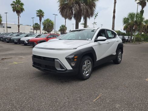 New 2027 Hyundai Kona SE FWD image 2