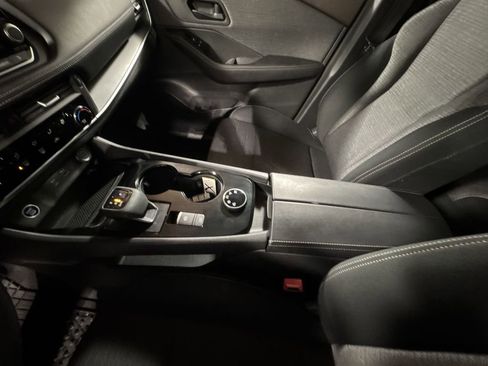 Used 2021 Nissan Rogue S image 26