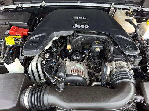 Used 2021 Jeep Gladiator Sport image 26