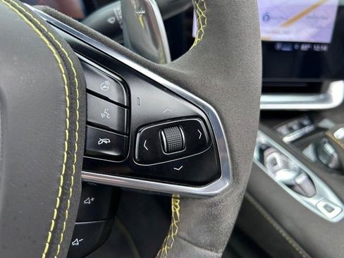 Used 2021 Chevrolet Corvette Stingray Premium Conv w/ Z51 Performance Package image 17