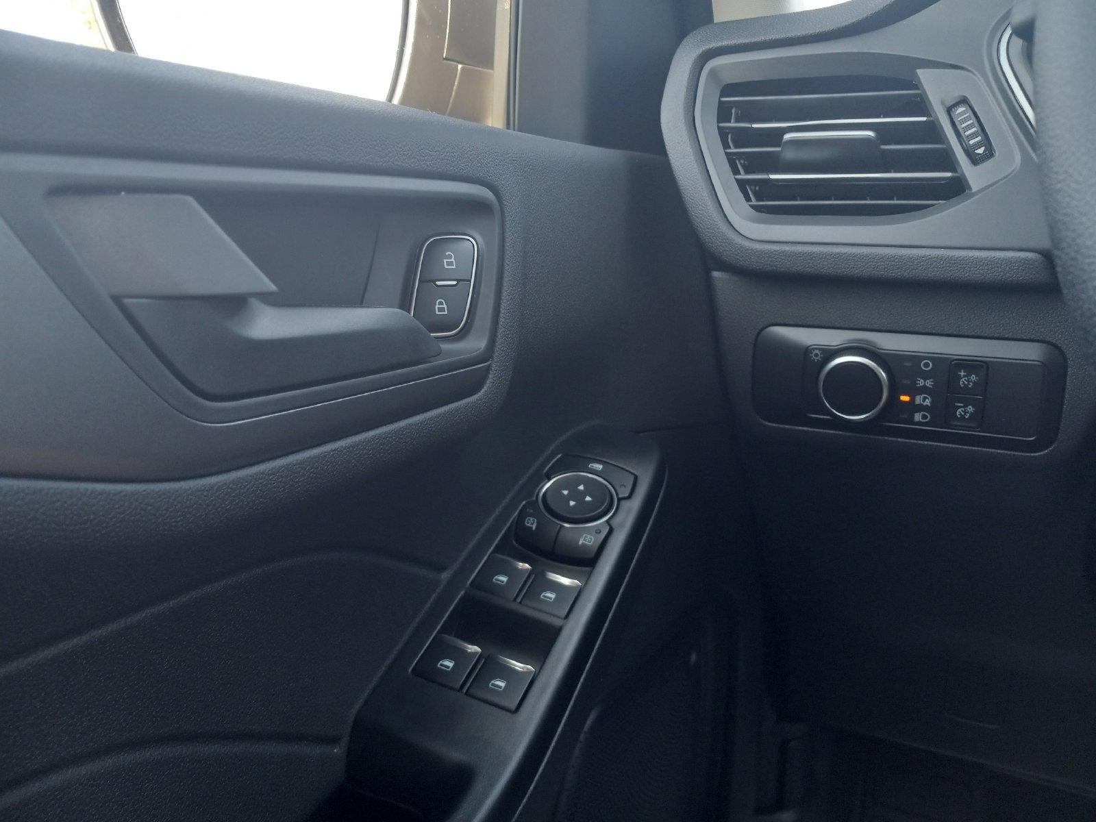 Used 2026 Ford Escape Active AWD/4WD image 20