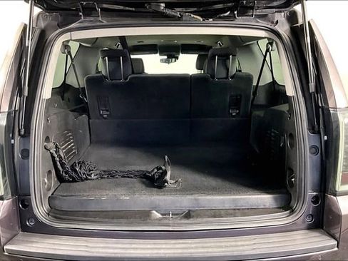 Used 2018 Chevrolet Suburban LS w/ Enhanced Driver Alert Package RWD image 28