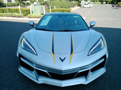 Used 2026 Chevrolet Corvette E-Ray w/ Stealth Interior Trim Package AWD/4WD image 3