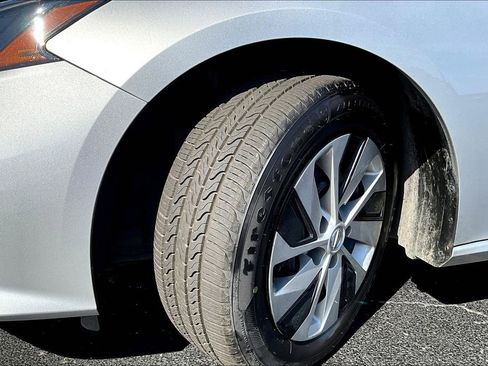 Used 2022 Nissan Altima 2.5 S FWD image 35
