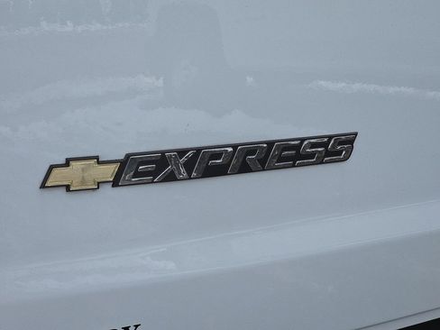 Used 2025 Chevrolet Express 2500 w/ Driver Convenience Package image 35