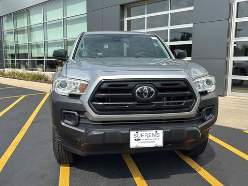 Used 2019 Toyota Tacoma SR AWD/4WD image 4