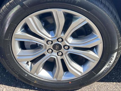 Certified 2024 Ford Edge Titanium AWD/4WD image 15
