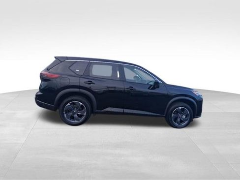 Used 2025 Nissan Rogue SV image 6