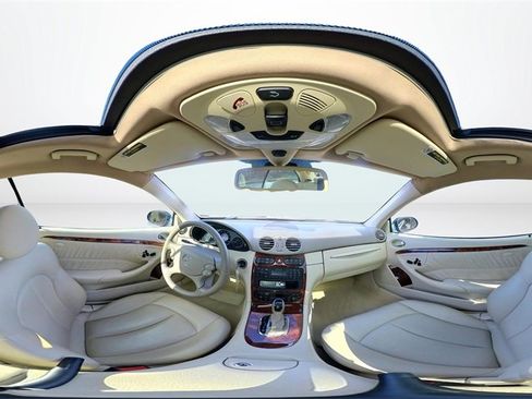 Used 2004 Mercedes-Benz CLK 320 Coupe image 32