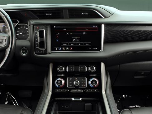 Used 2021 GMC Yukon XL Denali w/ Advanced Technology Package image 25