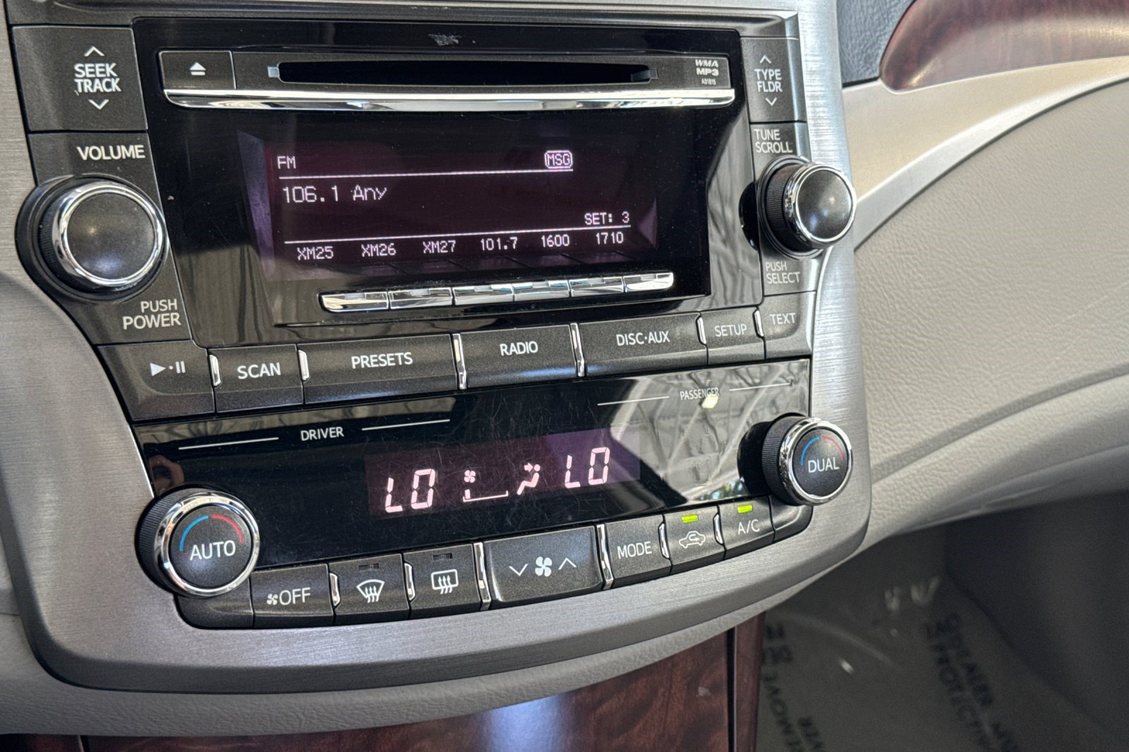 Used 2012 Toyota Avalon FWD image 25
