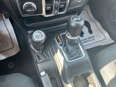 Used 2022 Jeep Wrangler Unlimited Sport AWD/4WD image 21