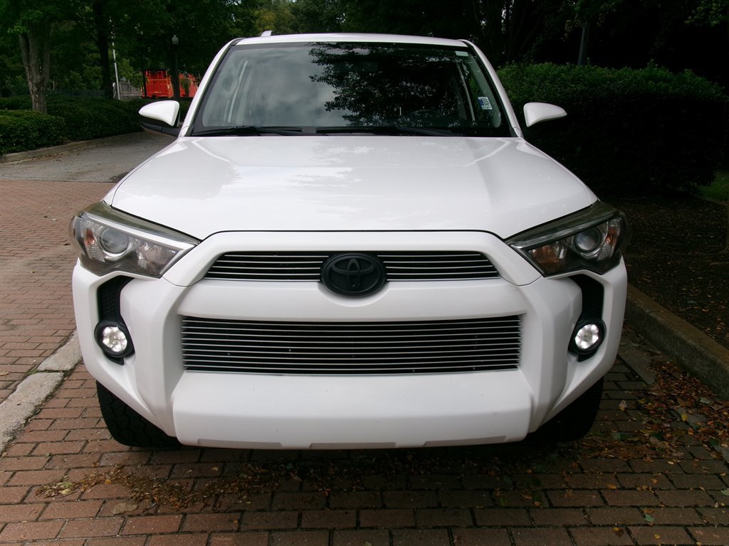 Used 2016 Toyota 4Runner SR5 RWD image 2