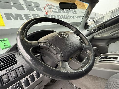 Used 2006 Toyota Tacoma PreRunner image 9