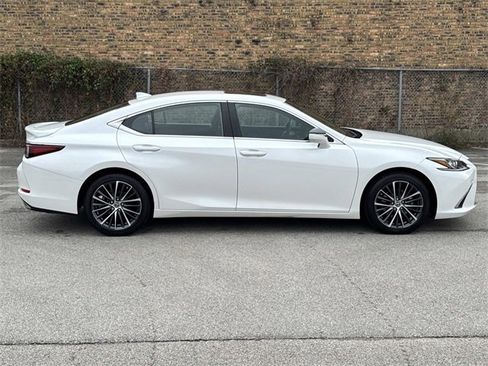 Certified 2023 Lexus ES 350 w/ Premium Package image 4