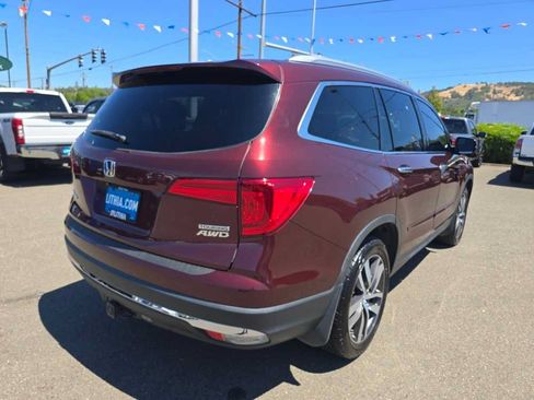 Used 2018 Honda Pilot Touring image 5