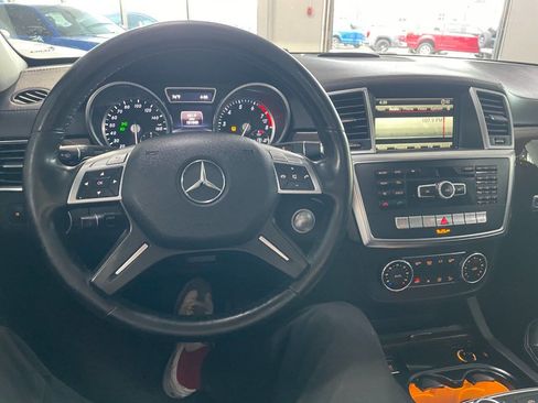 Used 2014 Mercedes-Benz GL 450 4MATIC image 37