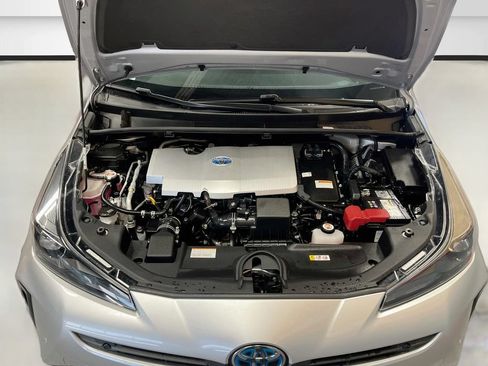 Used 2022 Toyota Prius FWD image 29