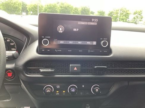 Used 2025 Honda HR-V LX image 18