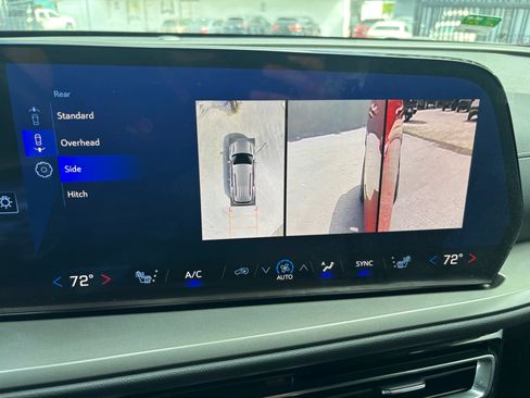 Used 2025 Chevrolet Traverse LT w/ Driver Confidence Package FWD image 20