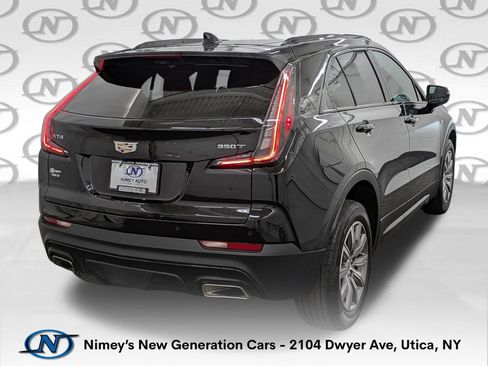 Used 2022 Cadillac XT4 Sport w/ Enhanced Visibility Package AWD/4WD image 2