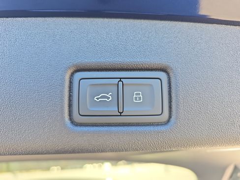 New 2025 Audi Q5 Premium image 13