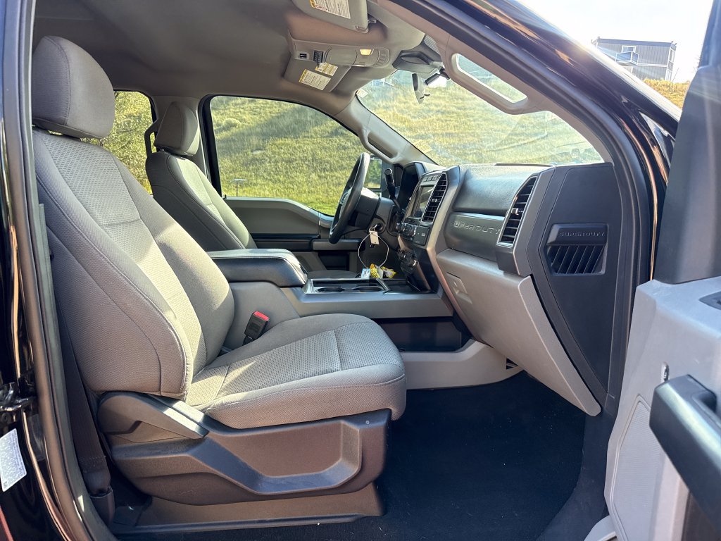 Used 2022 Ford F250 XLT w/ Black Appearance Package AWD/4WD image 28