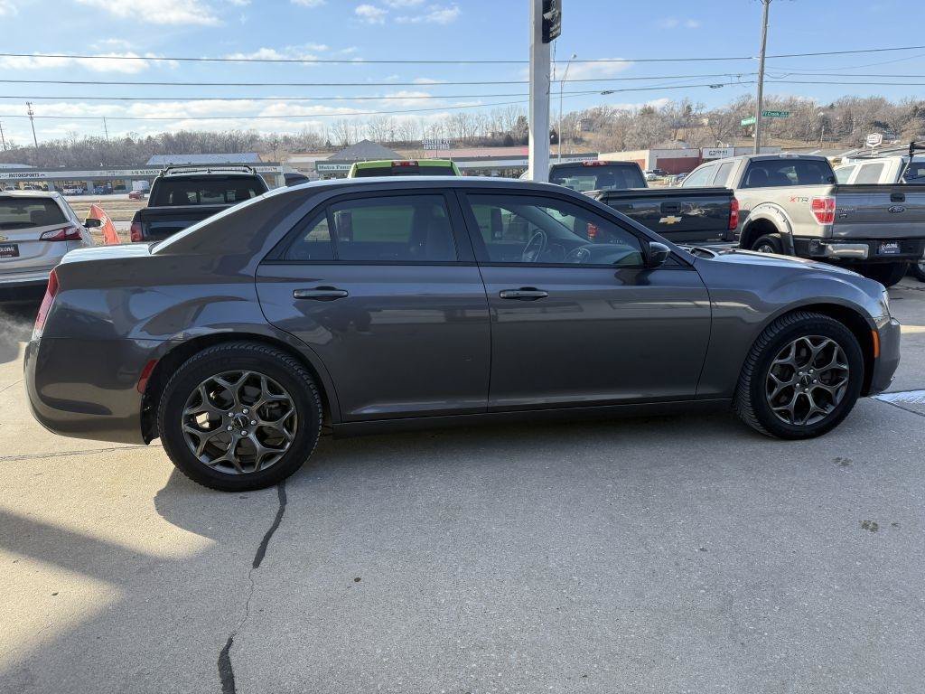 Used 2018 Chrysler 300 Touring w/ Sport Appearance Package AWD/4WD image 8