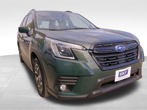 Used 2024 Subaru Forester Premium image 11