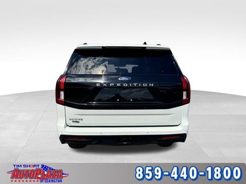Used 2025 Ford Expedition Active AWD/4WD image 12