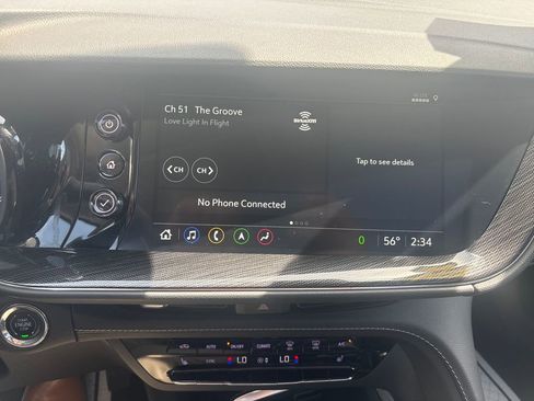 Used 2022 Buick Envision Essence w/ Technology Package I FWD image 23