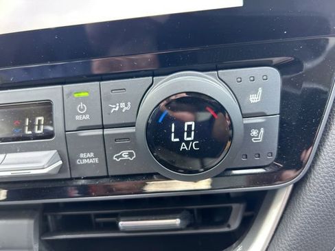 Used 2024 Toyota Grand Highlander Limited image 23