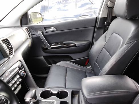 Used 2019 Kia Sportage EX AWD/4WD image 9