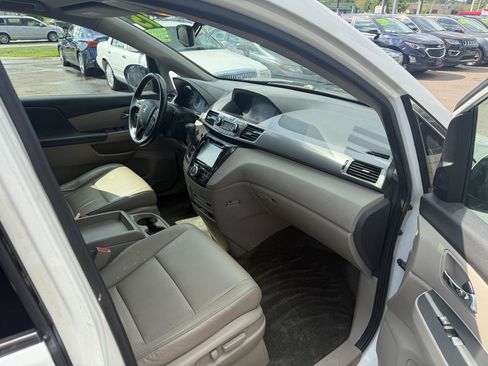 Used 2015 Honda Odyssey Touring Elite image 11