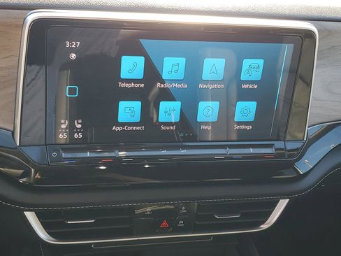 Used 2024 Volkswagen Atlas SE image 16