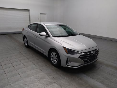 Used 2019 Hyundai Elantra SE w/ Winter Weather Package image 13