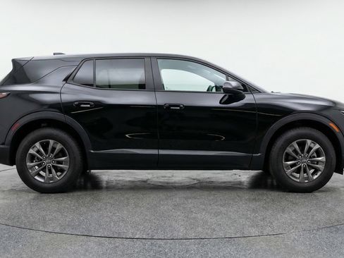 Used 2025 Chevrolet Equinox LT FWD image 11