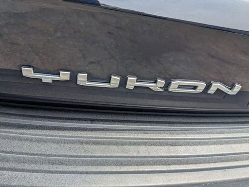 Used 2021 GMC Yukon XL SLT w/ SLT Premium Package AWD/4WD image 10